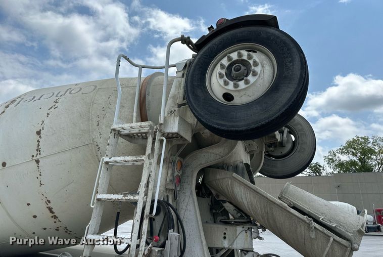 image for item DS2133 2015 Kenworth W900  ready mix truck