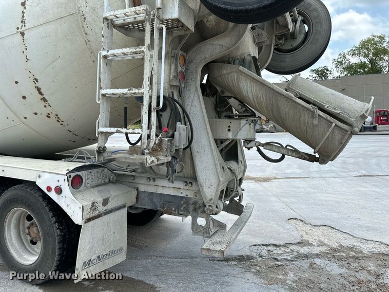 image for item DS2133 2015 Kenworth W900  ready mix truck