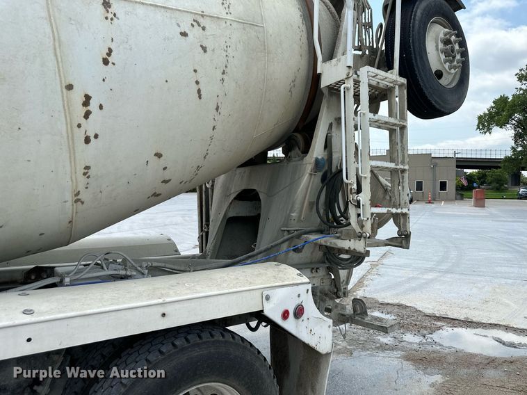 image for item DS2133 2015 Kenworth W900  ready mix truck