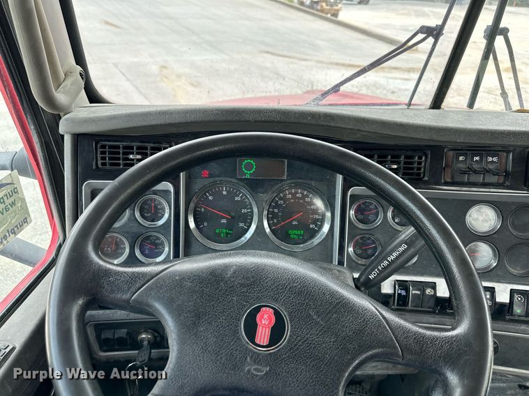 image for item DS2133 2015 Kenworth W900  ready mix truck