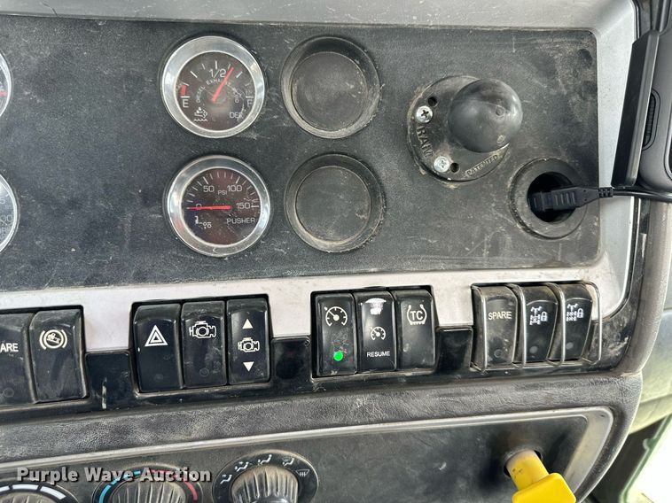 image for item DS2133 2015 Kenworth W900  ready mix truck