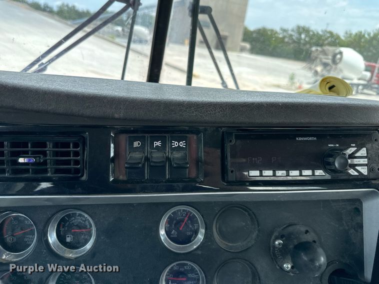 image for item DS2133 2015 Kenworth W900  ready mix truck