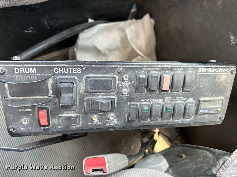 image for item DS2133 2015 Kenworth W900  ready mix truck