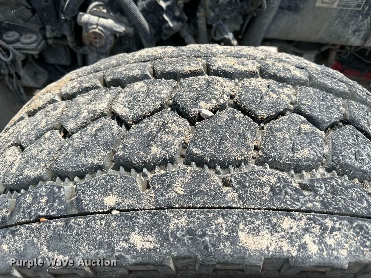 image for item DS2133 2015 Kenworth W900  ready mix truck