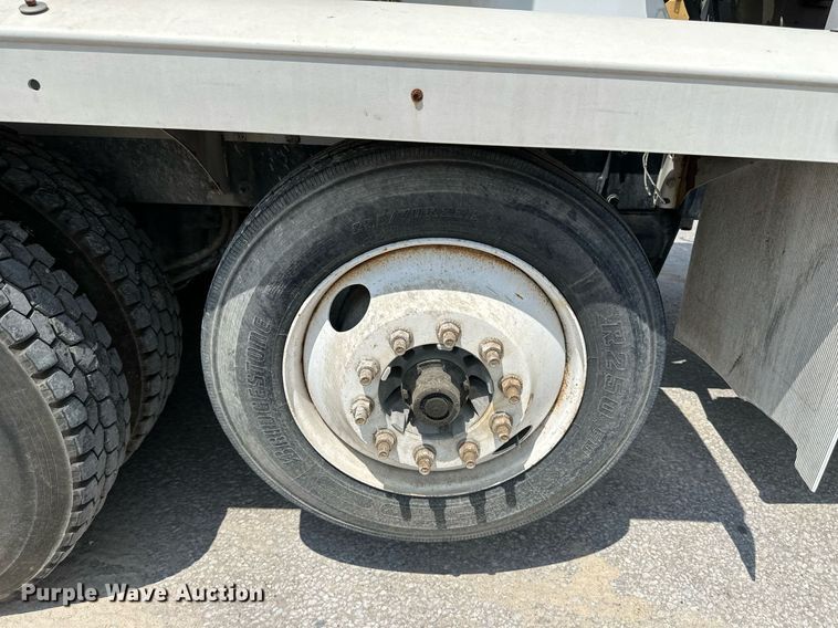 image for item DS2133 2015 Kenworth W900  ready mix truck