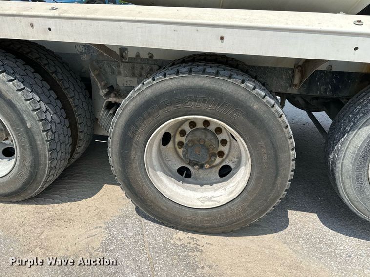 image for item DS2133 2015 Kenworth W900  ready mix truck