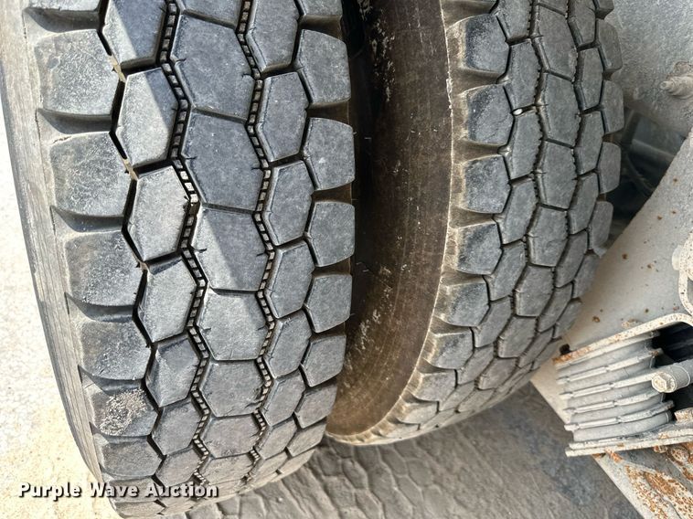 image for item DS2133 2015 Kenworth W900  ready mix truck