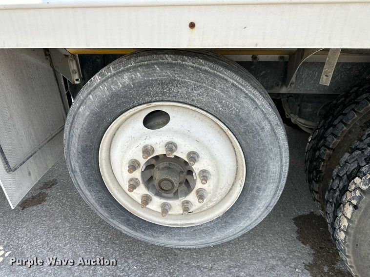 image for item DS2133 2015 Kenworth W900  ready mix truck