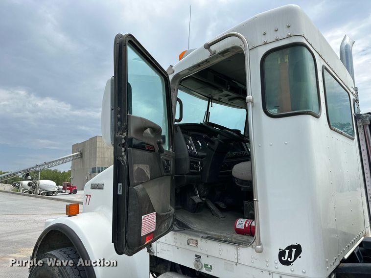 image for item DS2134 2014 Kenworth W900  ready mix truck