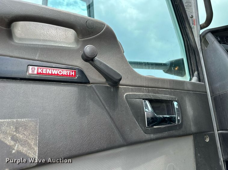 image for item DS2134 2014 Kenworth W900  ready mix truck