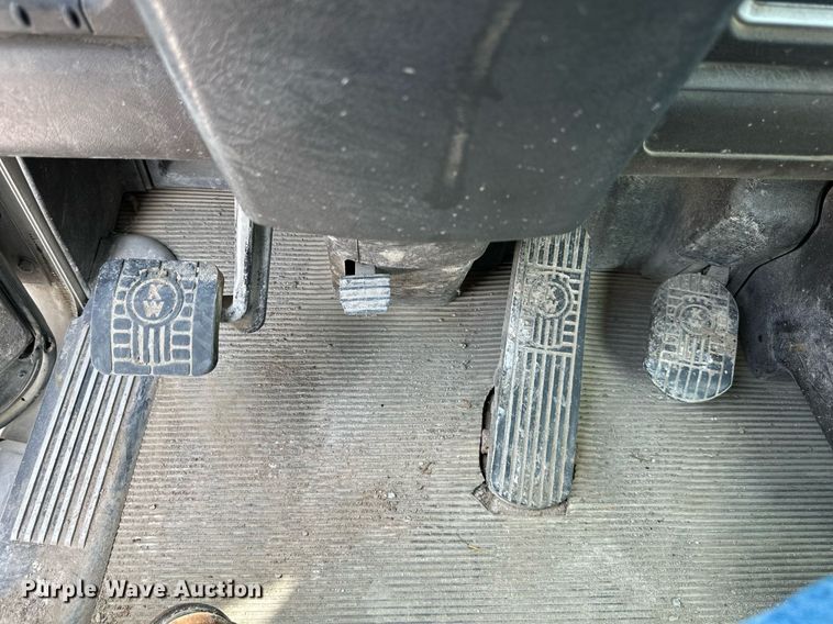 image for item DS2134 2014 Kenworth W900  ready mix truck