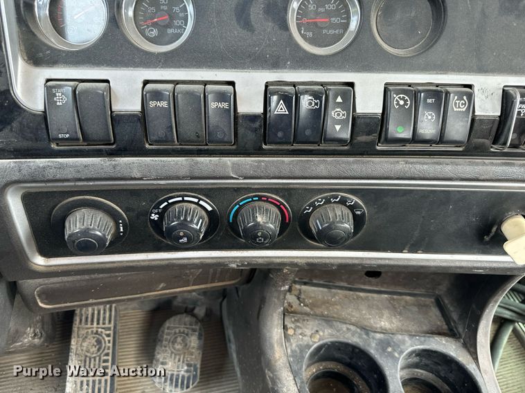 image for item DS2134 2014 Kenworth W900  ready mix truck