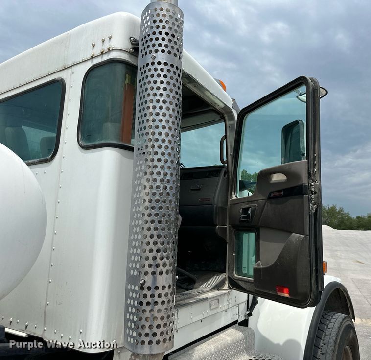 image for item DS2134 2014 Kenworth W900  ready mix truck