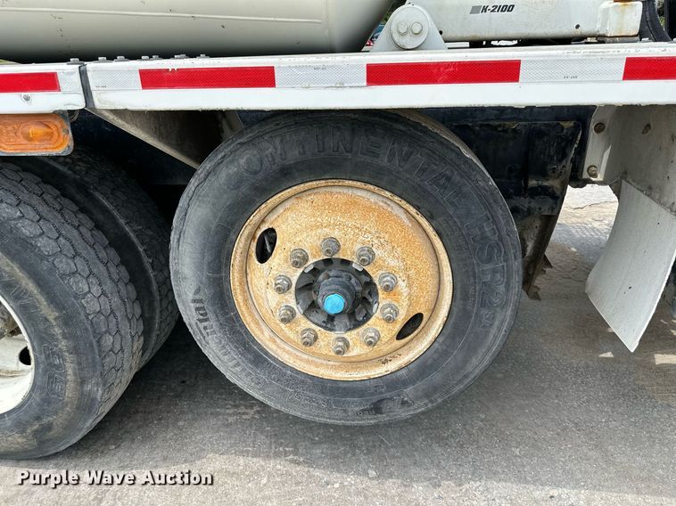 image for item DS2134 2014 Kenworth W900  ready mix truck