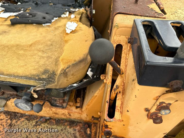 image for item DS2142 1990 Komatsu D57S-1 track loader