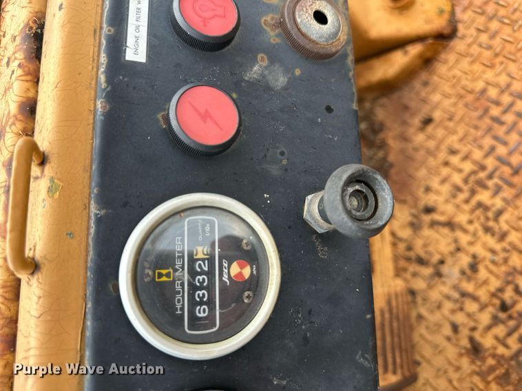 image for item DS2142 1990 Komatsu D57S-1 track loader