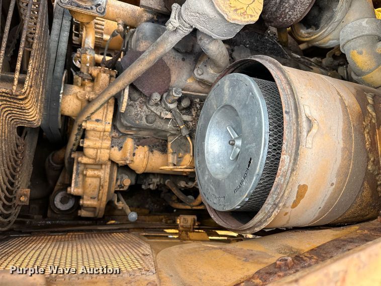 image for item DS2142 1990 Komatsu D57S-1 track loader