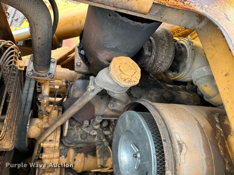 image for item DS2142 1990 Komatsu D57S-1 track loader