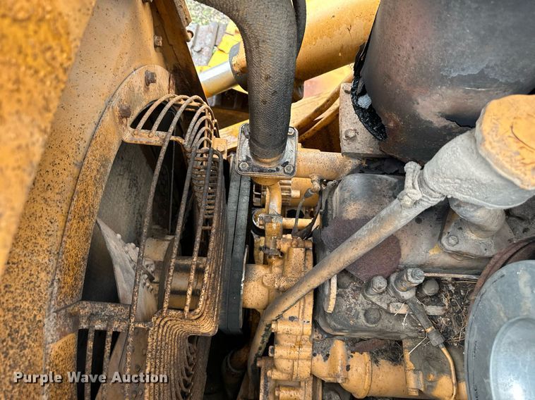 image for item DS2142 1990 Komatsu D57S-1 track loader