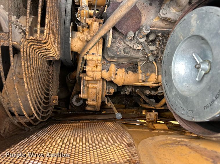 image for item DS2142 1990 Komatsu D57S-1 track loader