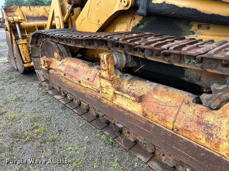 image for item DS2142 1990 Komatsu D57S-1 track loader