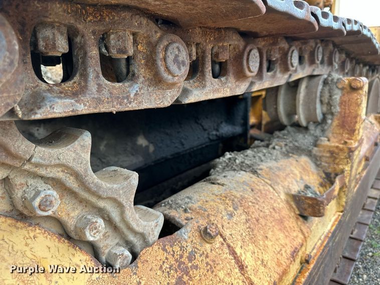 image for item DS2142 1990 Komatsu D57S-1 track loader