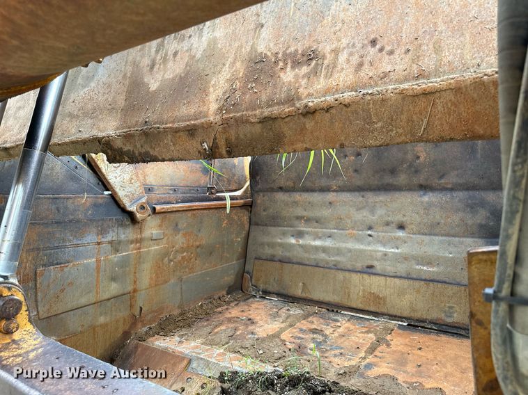 image for item DS2158 1984 Caterpillar 627B  conventional scraper