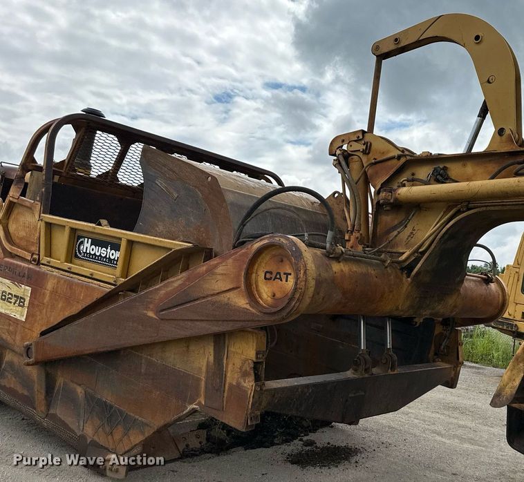 image for item DS2158 1984 Caterpillar 627B  conventional scraper