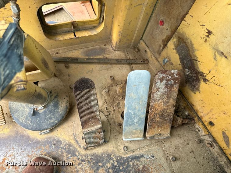 image for item DS2158 1984 Caterpillar 627B  conventional scraper