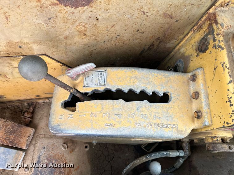 image for item DS2158 1984 Caterpillar 627B  conventional scraper