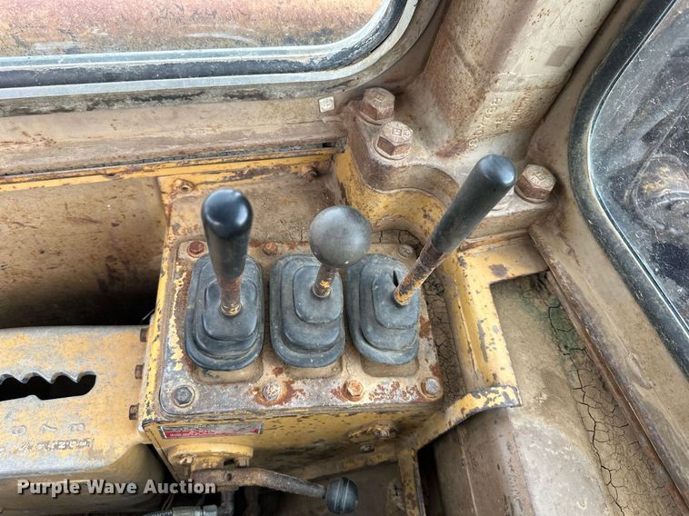 image for item DS2158 1984 Caterpillar 627B  conventional scraper