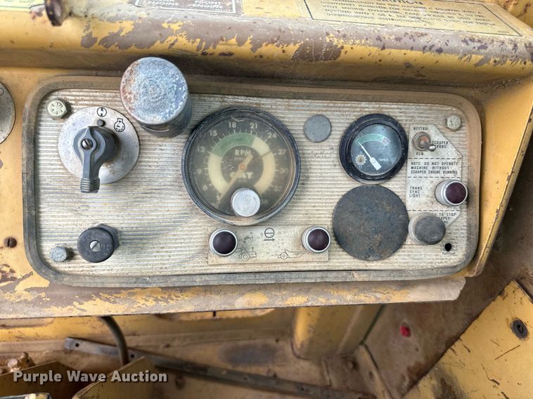 image for item DS2158 1984 Caterpillar 627B  conventional scraper