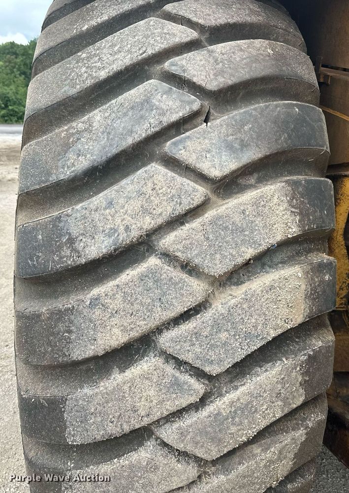 image for item DS2158 1984 Caterpillar 627B  conventional scraper