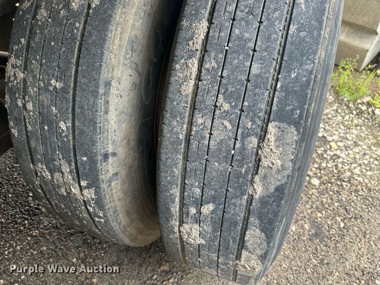 image for item DS2159 1996 Wabash SA95MCW  dry van office trailer