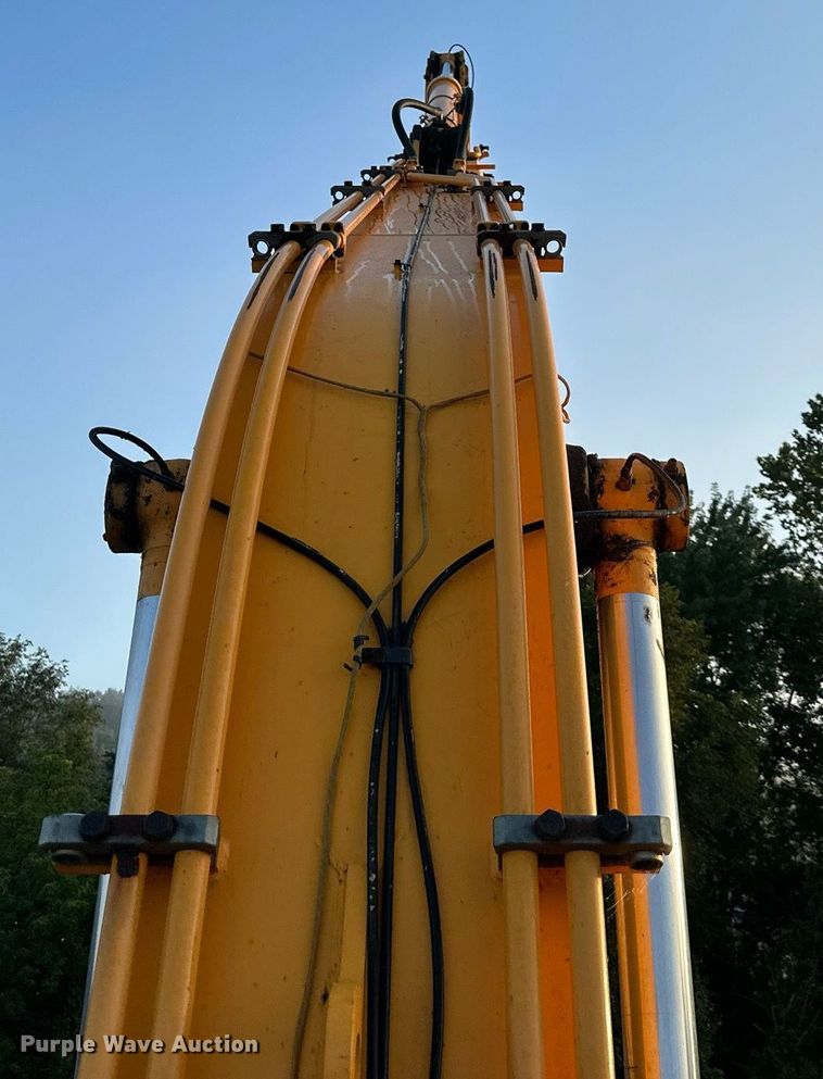 image for item DS2169 2008 Hyundai Robex 290LC-7A  long reach excavator