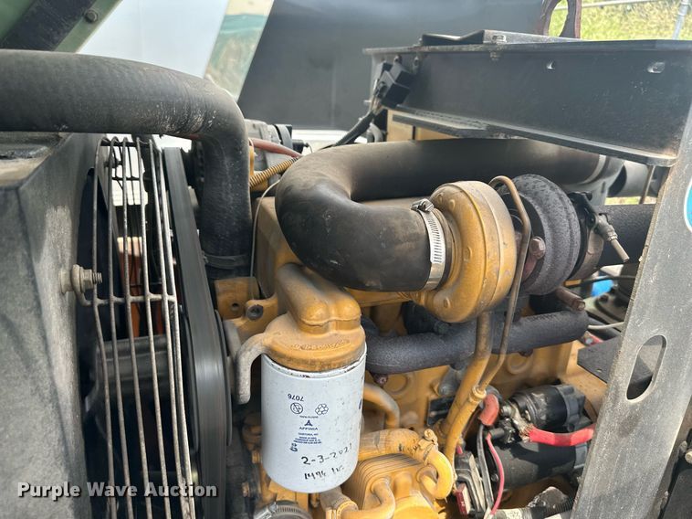 image for item DS2190 Sullair 185  air compressor