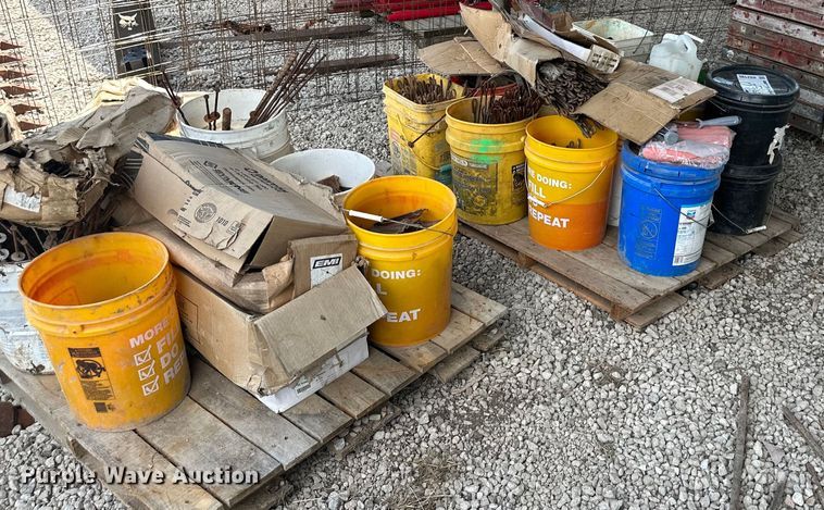 image for item DS2195 (24) 5'L x 2'H concrete forms