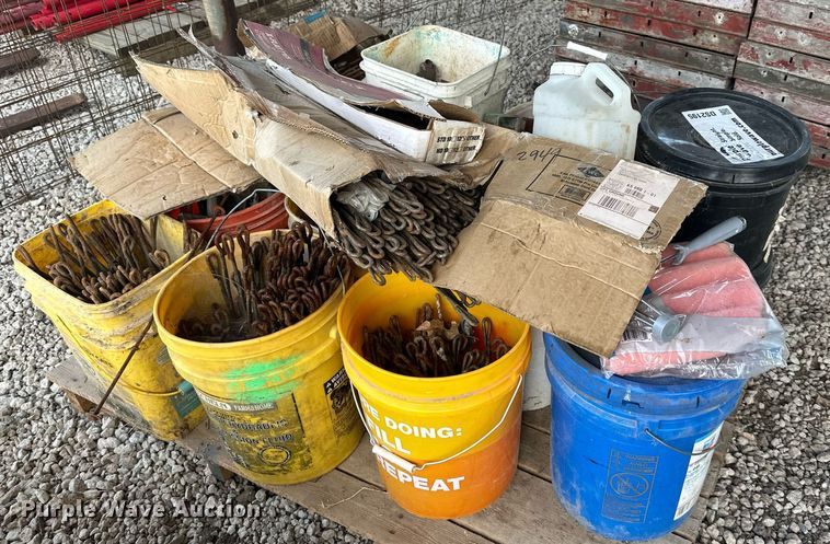 image for item DS2195 (24) 5'L x 2'H concrete forms