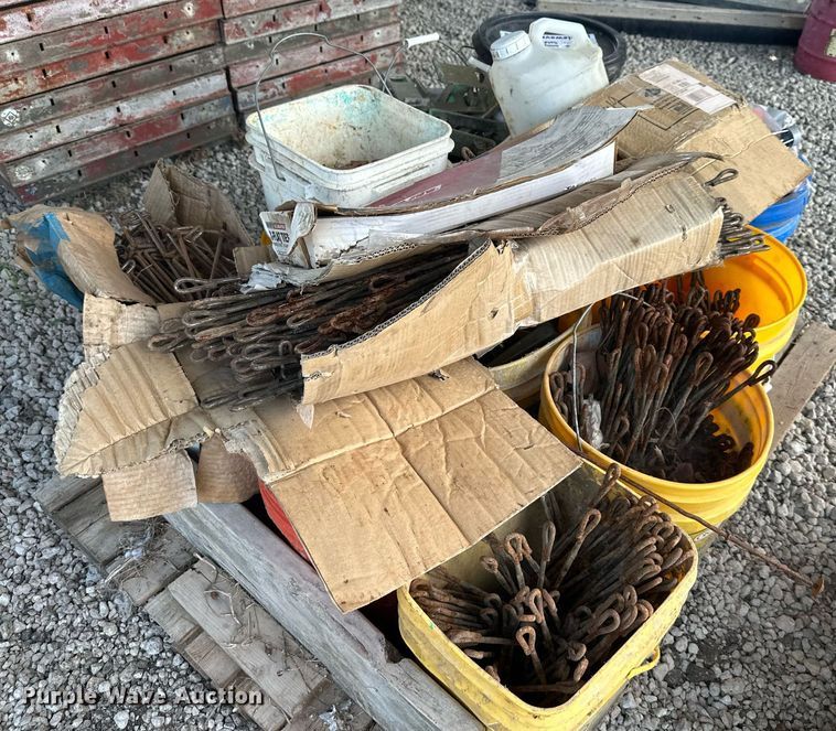 image for item DS2195 (24) 5'L x 2'H concrete forms