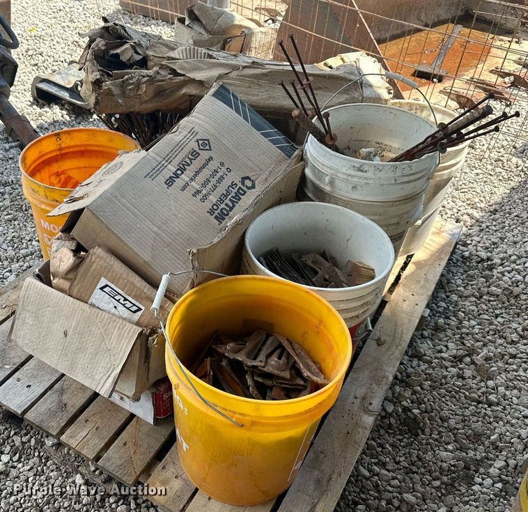 image for item DS2195 (24) 5'L x 2'H concrete forms