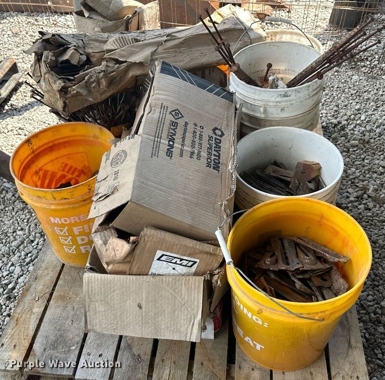 image for item DS2195 (24) 5'L x 2'H concrete forms