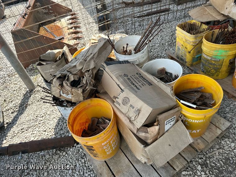 image for item DS2195 (24) 5'L x 2'H concrete forms