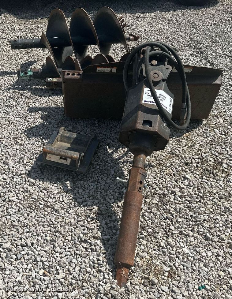 image for item DS2197 Bobcat  skid steer auger