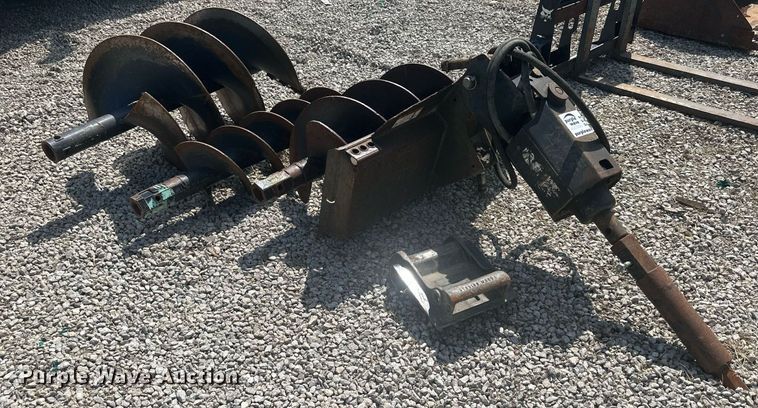 image for item DS2197 Bobcat  skid steer auger