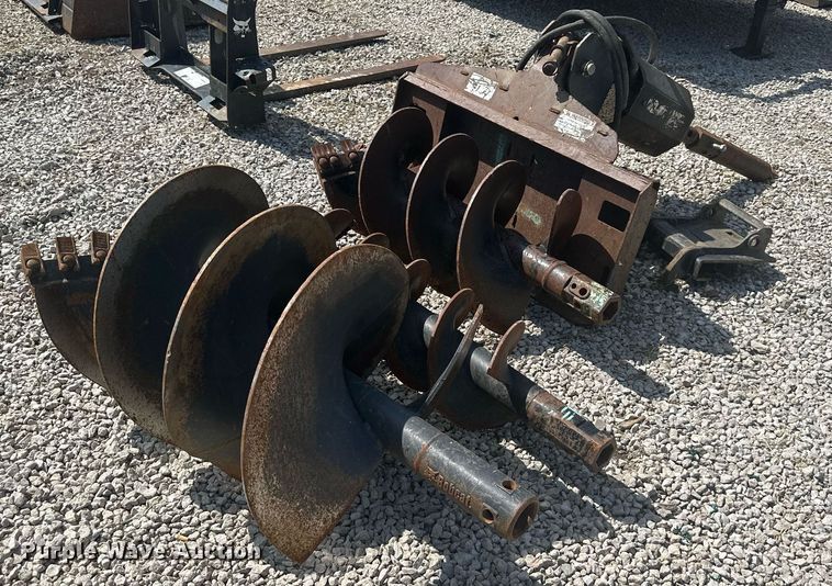 image for item DS2197 Bobcat  skid steer auger