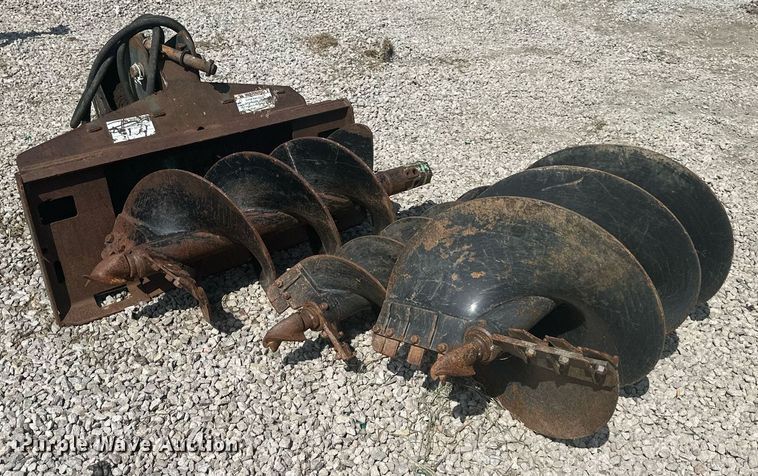 image for item DS2197 Bobcat  skid steer auger