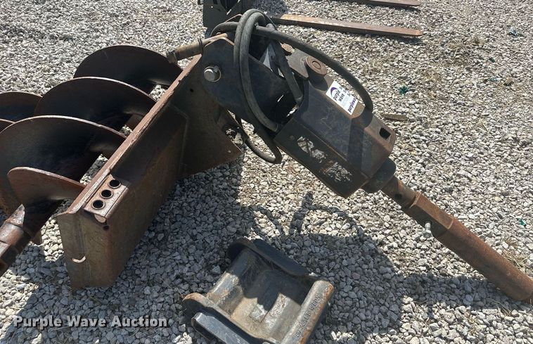 image for item DS2197 Bobcat  skid steer auger