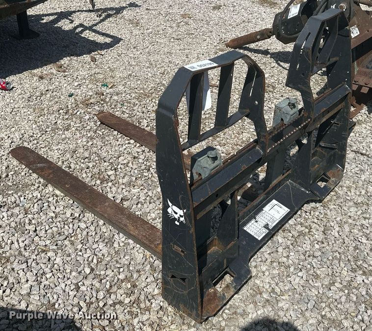 image for item DS2199 Bobcat  48"L skid steer forks