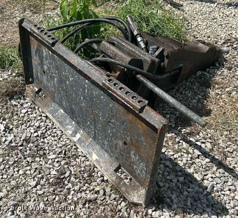 image for item DS2201 Bobcat  skid steer breaker