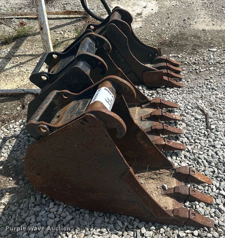 image for item DS2204 (3) Bobcat excavator buckets